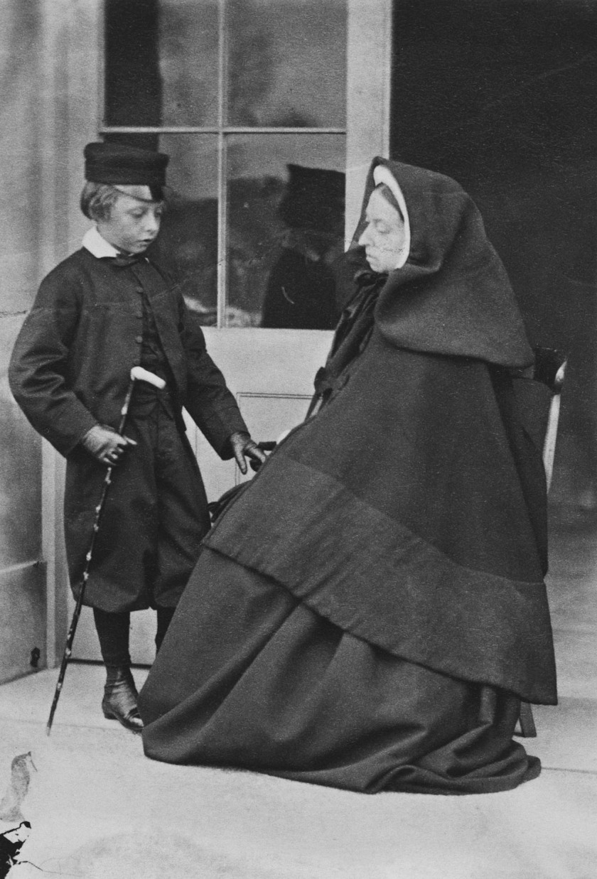 queen_victoria_and_leopold_of_albany.jpg