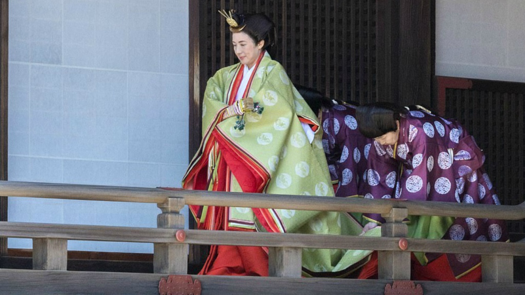 Naruhito y Masako lucieron trajes antiguos para un ritual de 1.300 años de antigüedad