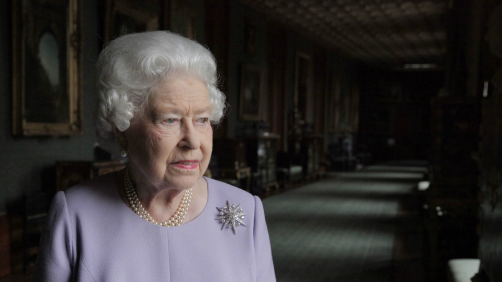 Isabel II se refugiará en las afueras de Londres mientras el coronavirus avanza