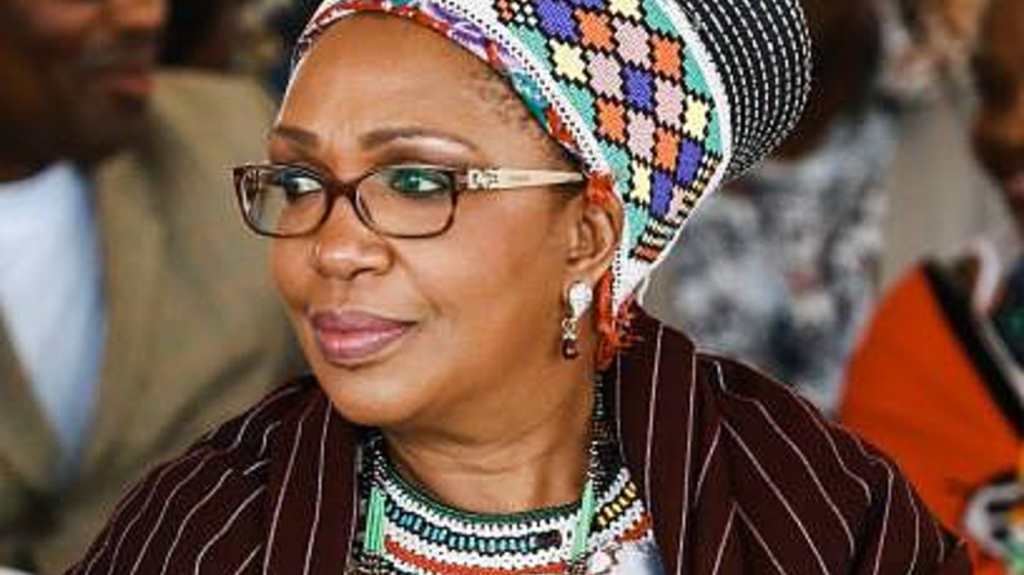 ¿Fue envenenada? La reina zulú será enterrada en medio de tensiones dinásticas sobre la sucesión