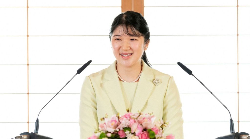 La princesa Aiko de Japón consiguió su primer empleo: fue contratada por la Cruz Roja
